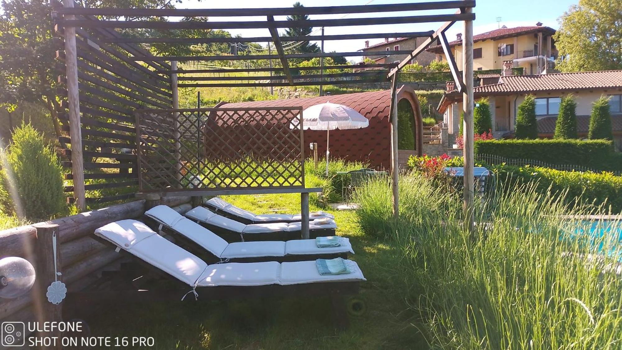 La Tana Dello Scoiattolo - Adults Only Bed & Breakfast Murazzano  Exterior photo